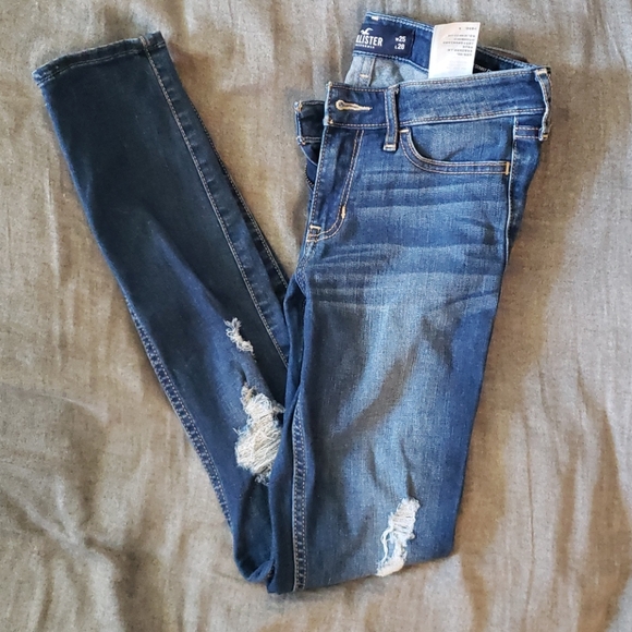 🌸 2for $40🌸 Ripped Hollister jeans - Picture 1 of 4